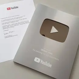 Серебряная кнопка YouTube канала GRAND NAIL за 100 000 подписчиков